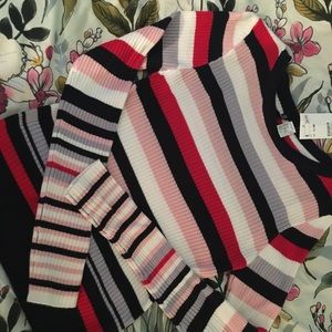 NWT Beautiful Striped sweater💋